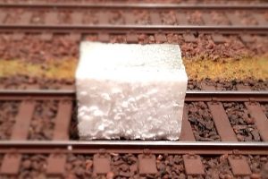 Styroporklotz als Montagehilfe zum Kran